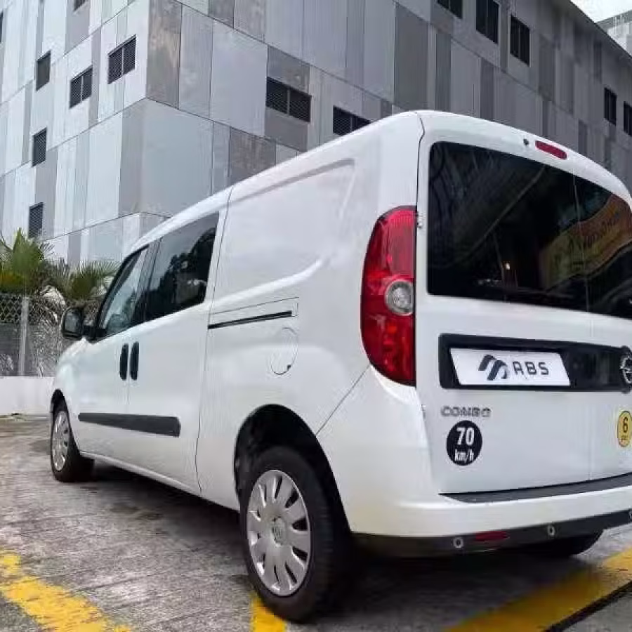 德国欧宝 面包车 1.6升 柴油 自动档 图片 3