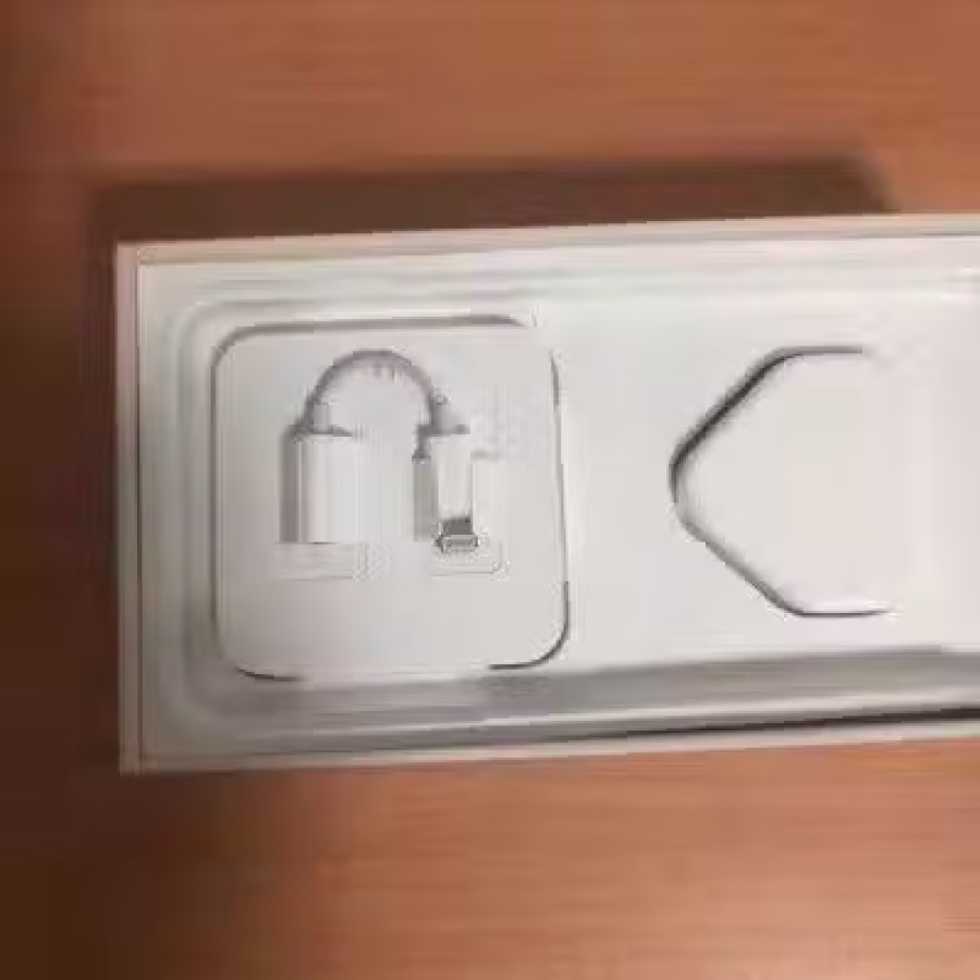 iPhone 8plus 女生一手机全套配件完好，九成新 图片 3